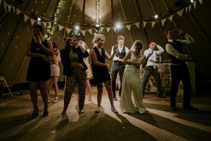 Wedding Set List | Encourage Dancing